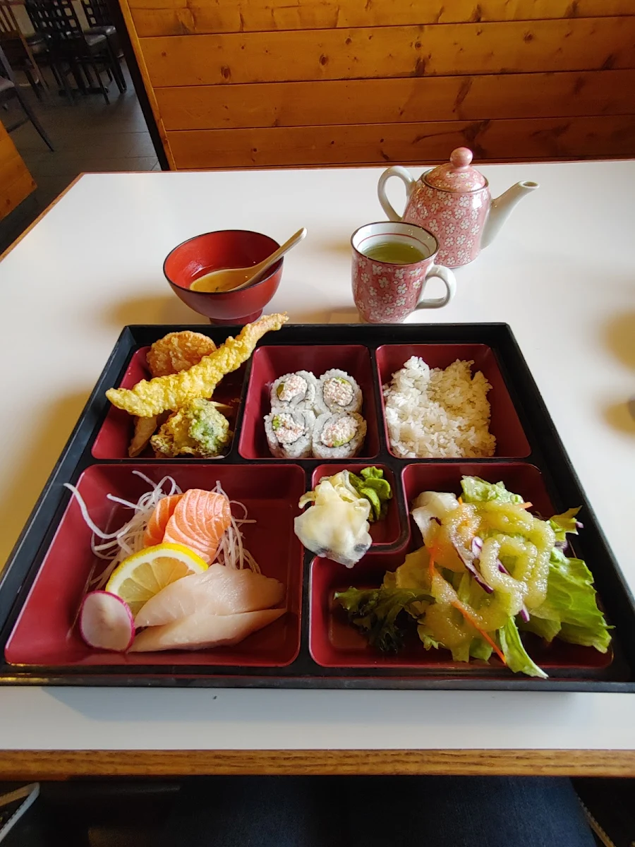 Lunch Bento Box Sashimi