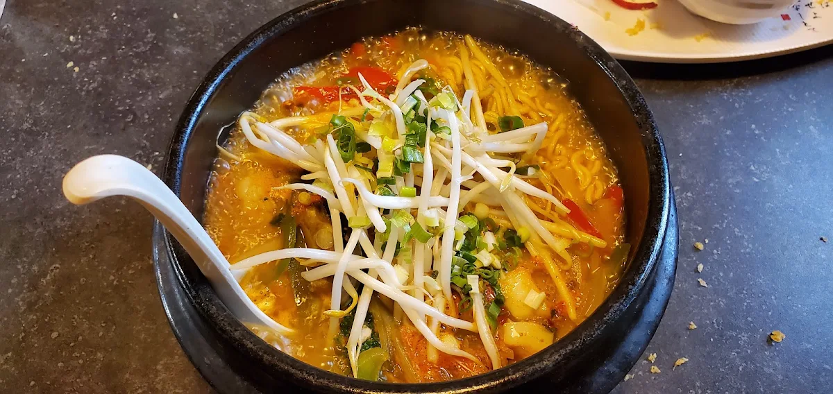 Spicy Red Champon in Hot Stone