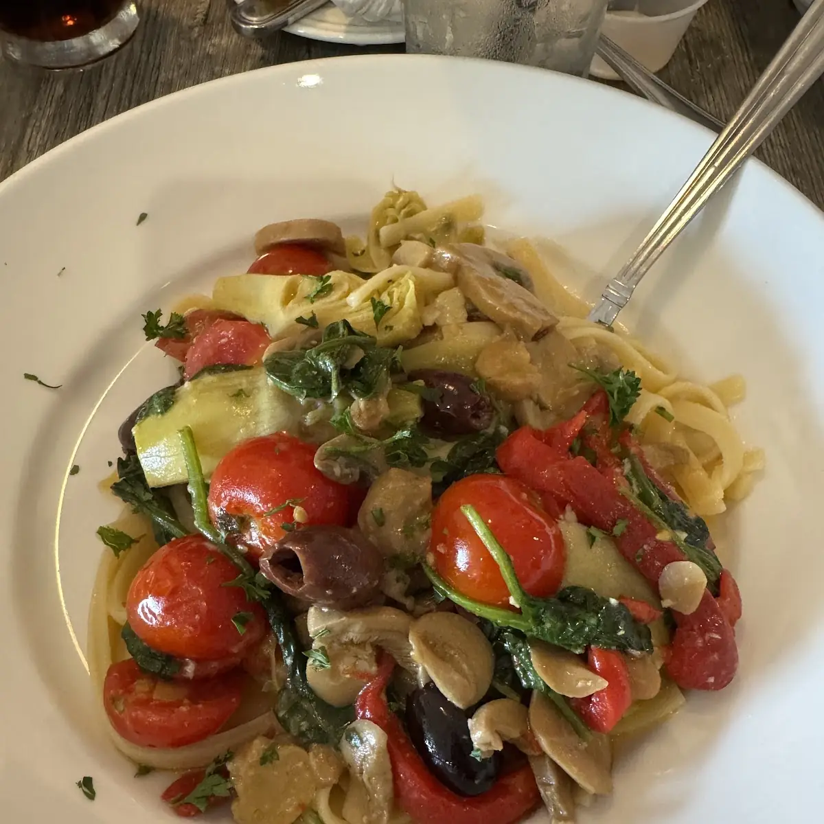 Linguine with Fresh Vegetables and Mushrooms