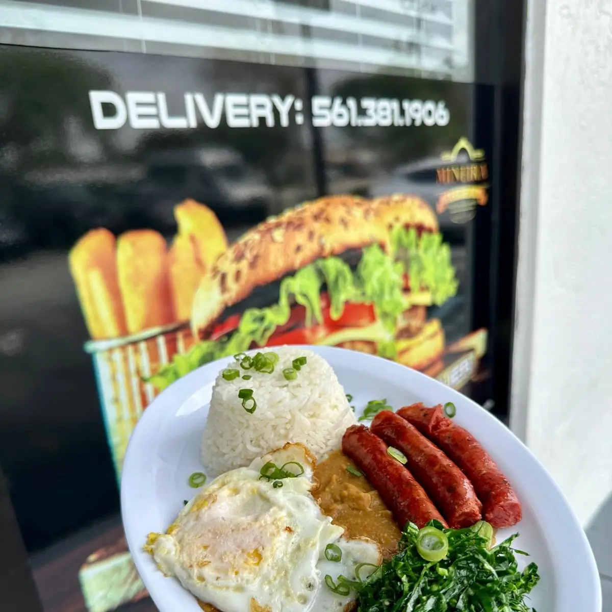B3 Bom Burger Salad Egg