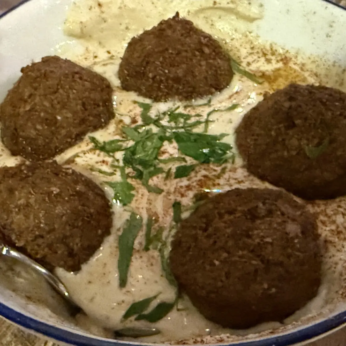 Hummus Falafel