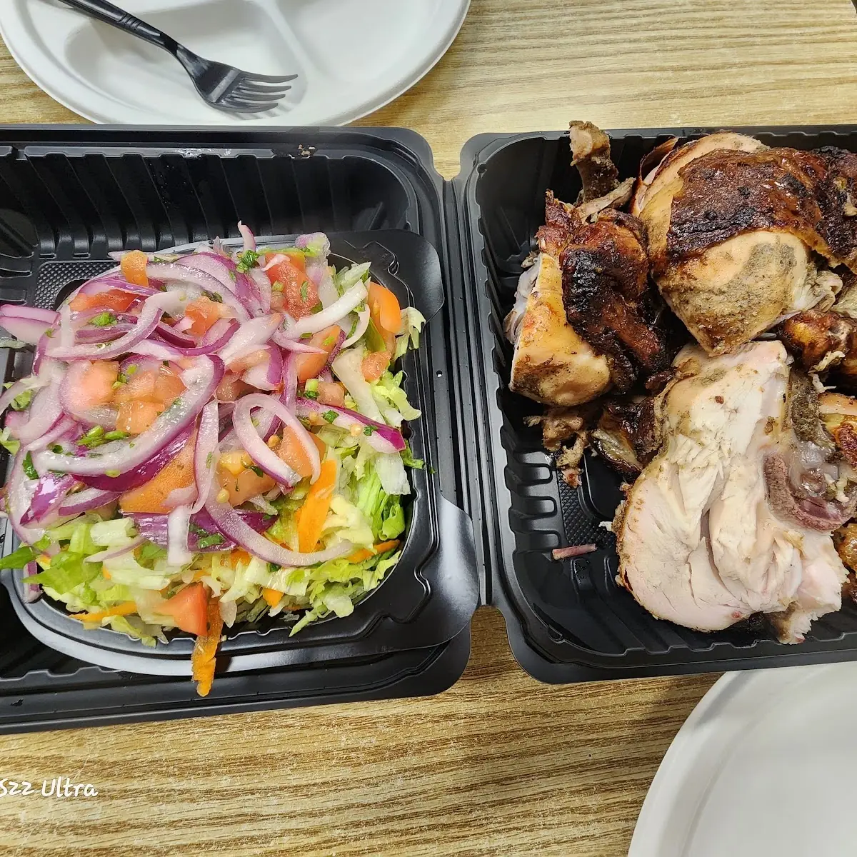 Pollo A la Brasa Perú Y Ensalada Mixta