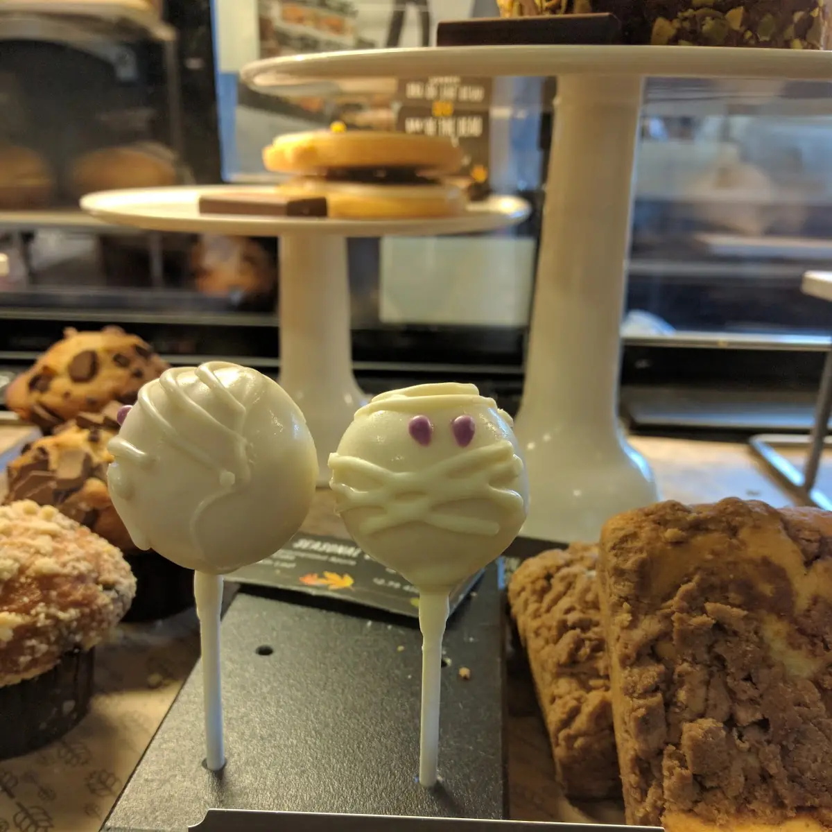 Mummy Cake Pop