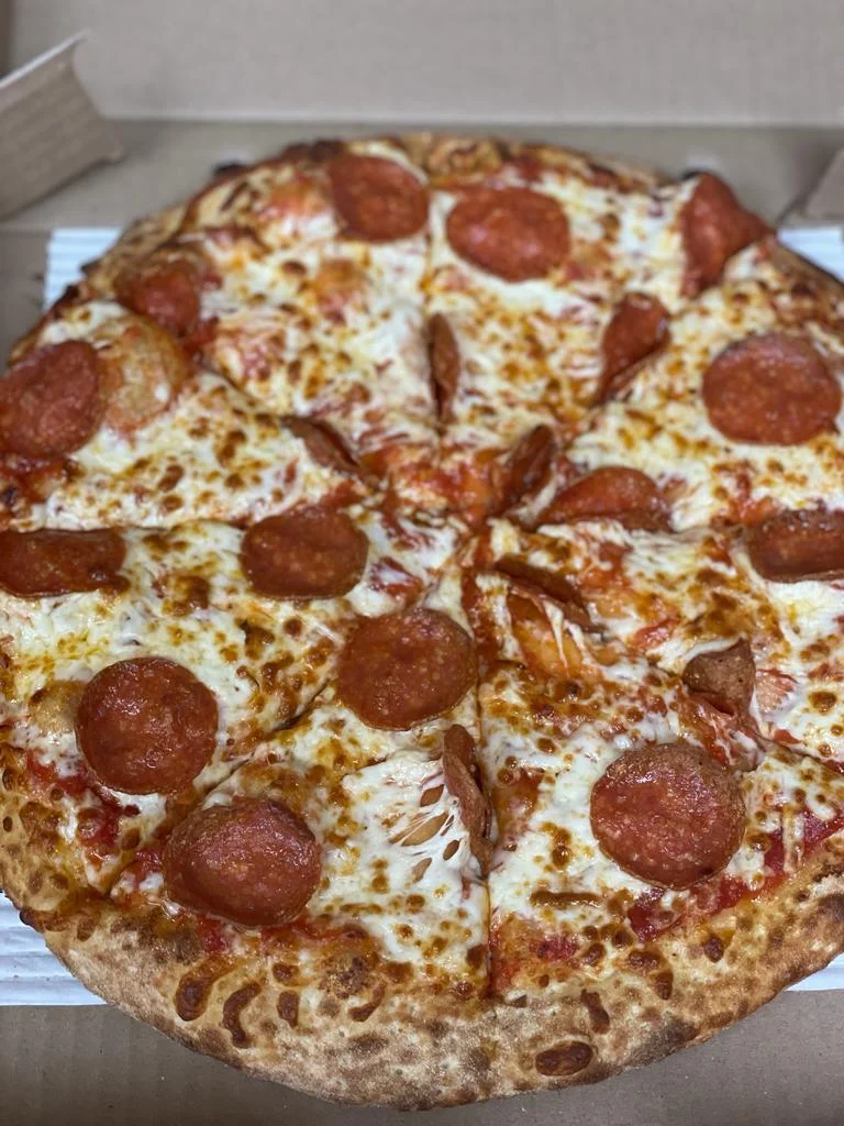 Medium Pepperoni Pizza, Pizza Pizza