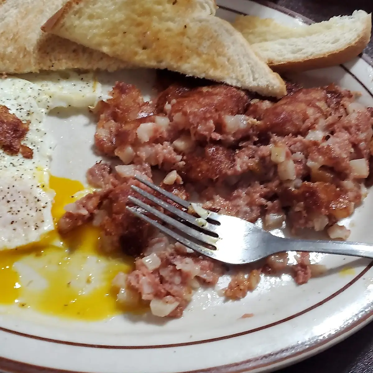 Eggs and Cornbeef Hash Brown