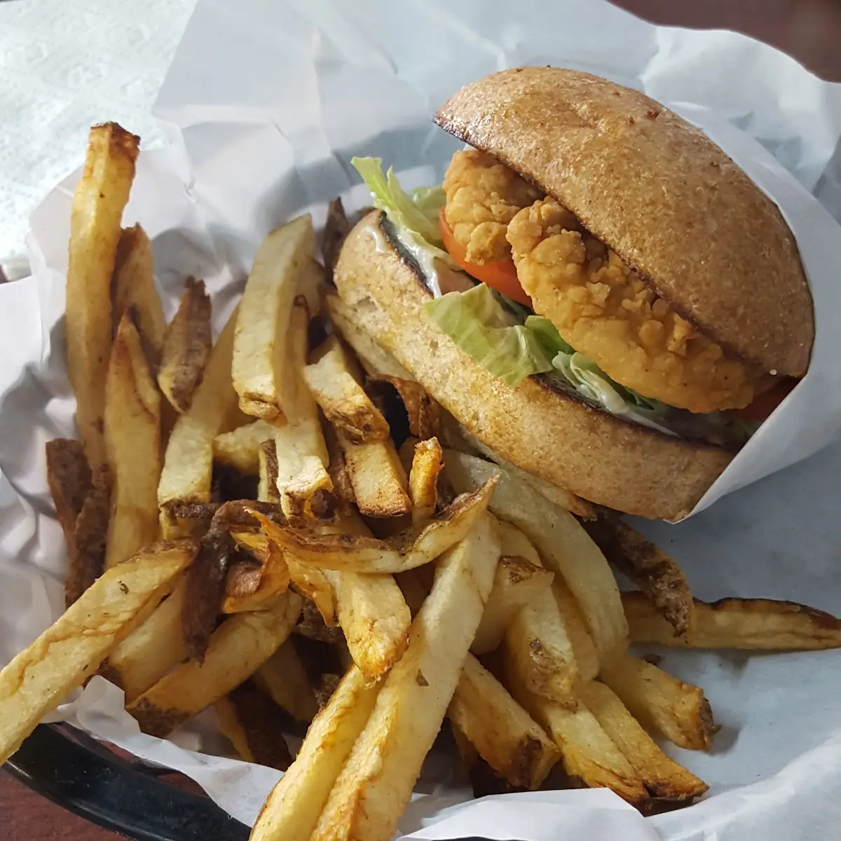 Crispy Chicken Sandwich w Fries