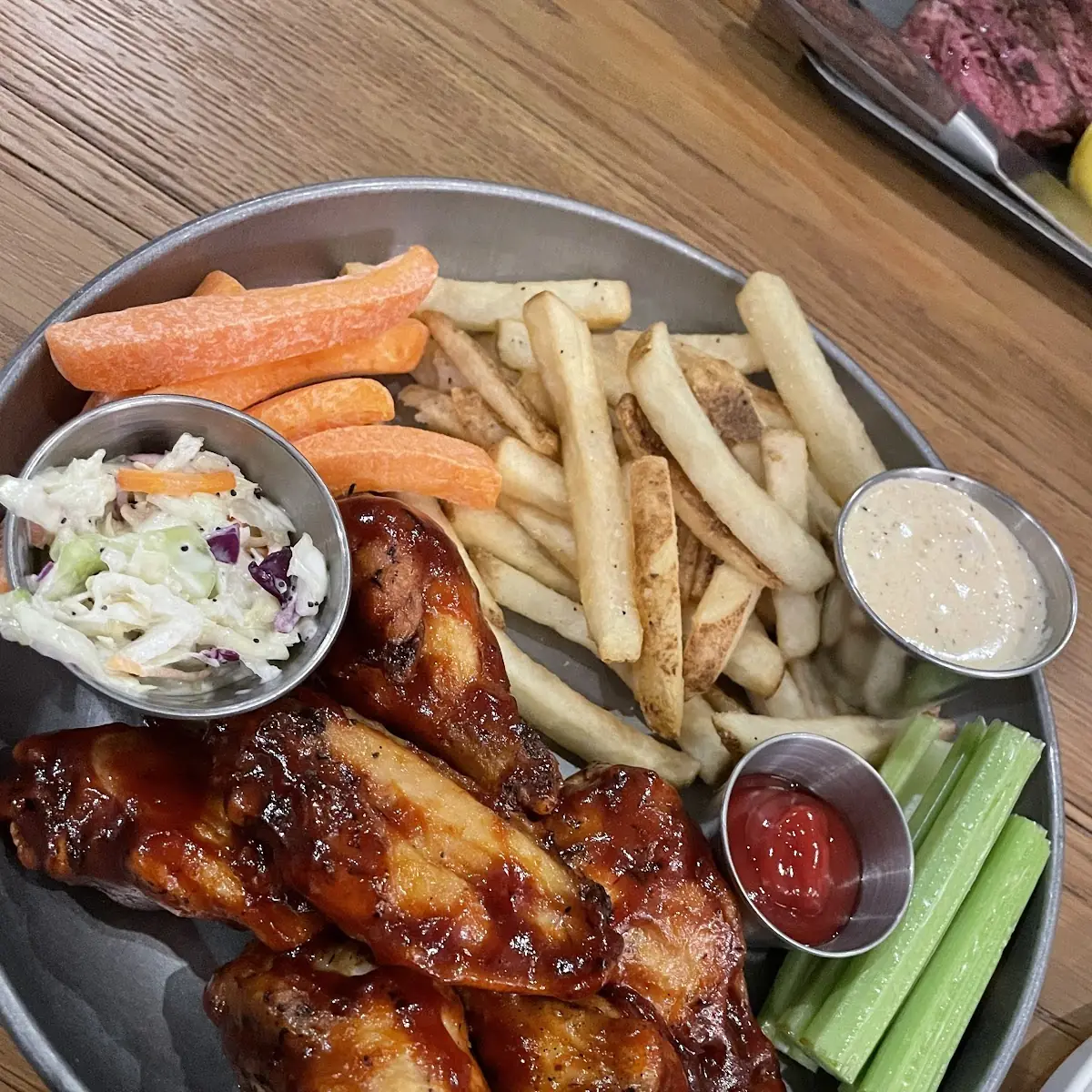 Wings w BBQ Sauce