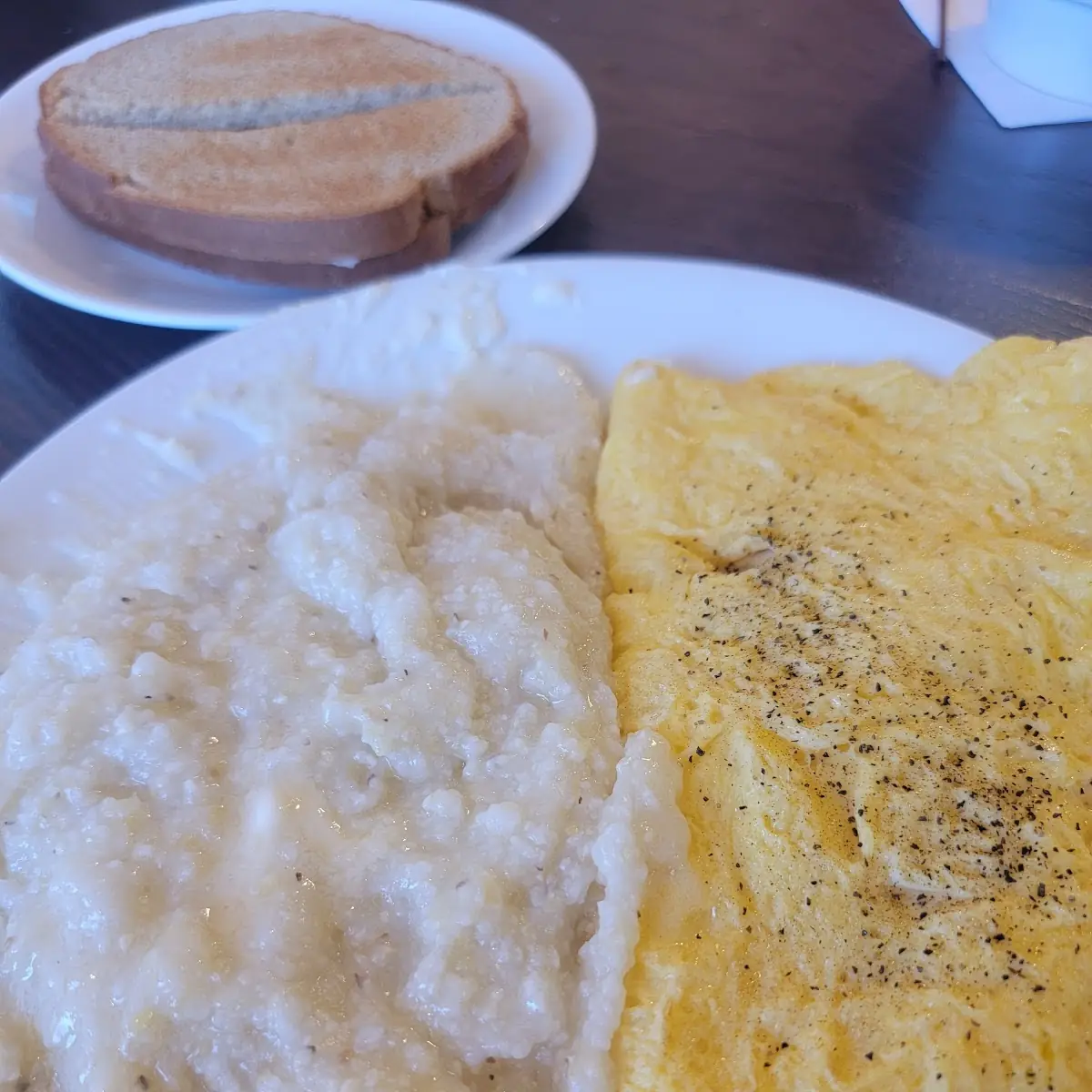 Grits and Cheese Omelette