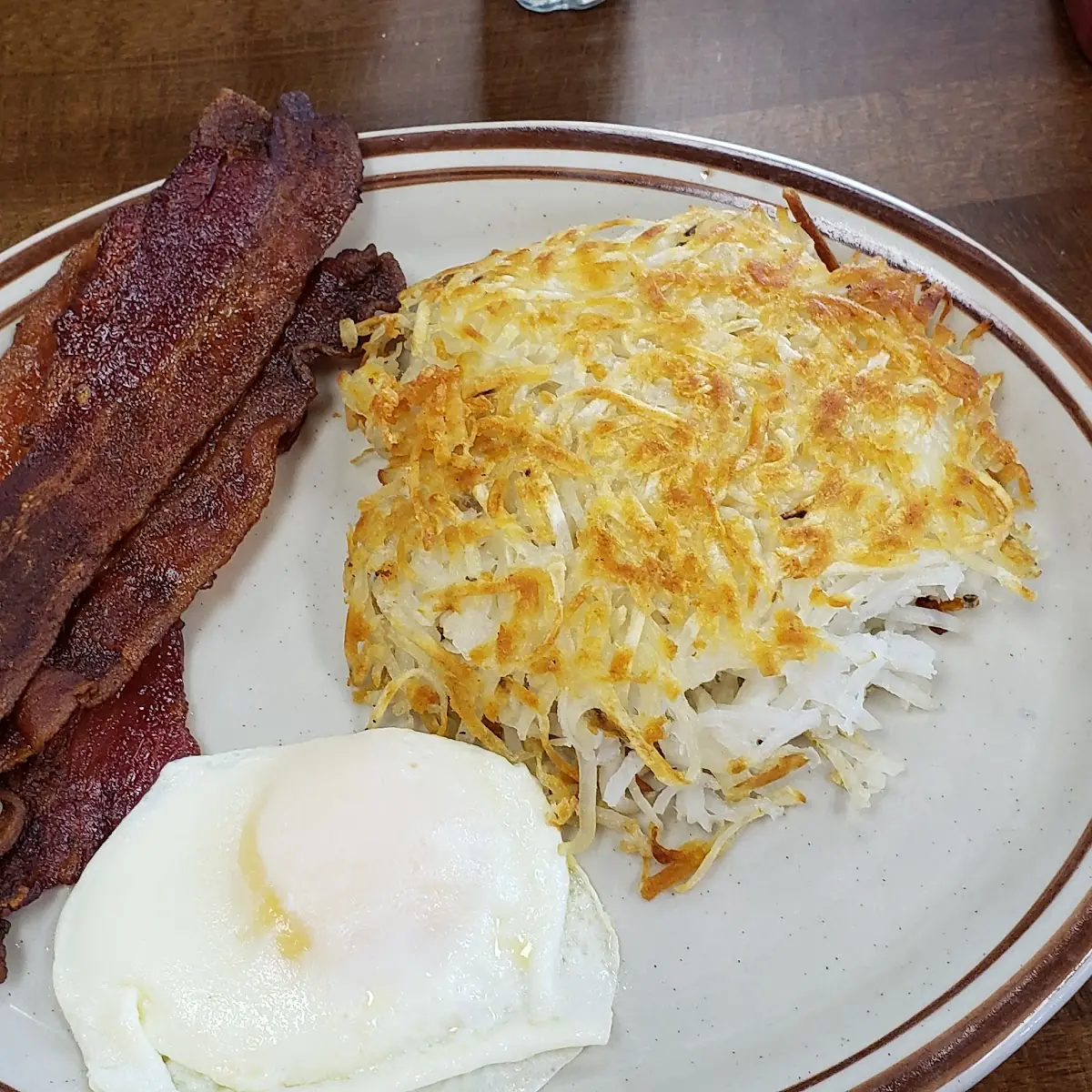 Fluffy Scrambled Eggs with Hash Browns