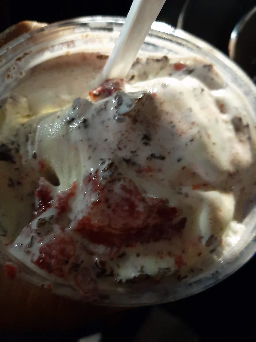 Strawberry Oreo Shake