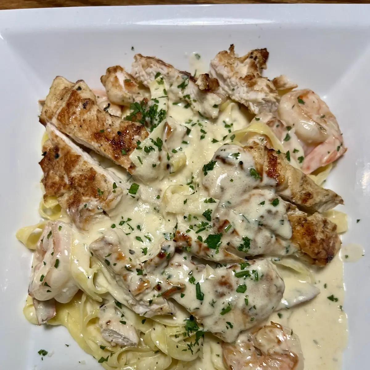 Shrimp and Chicken Alfredo Pasta