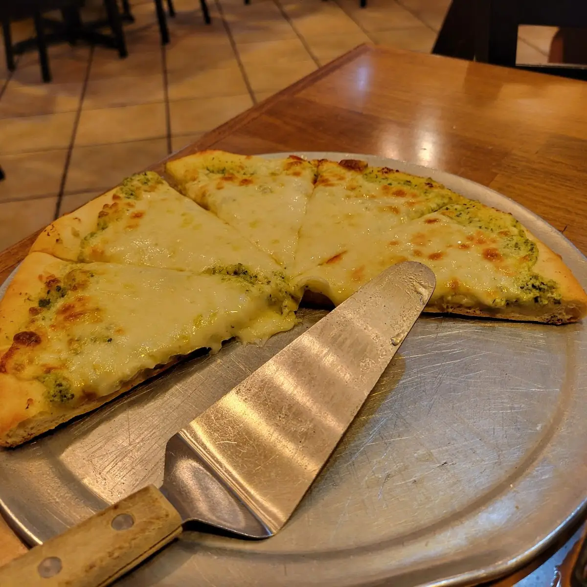 Mike's White Pizza