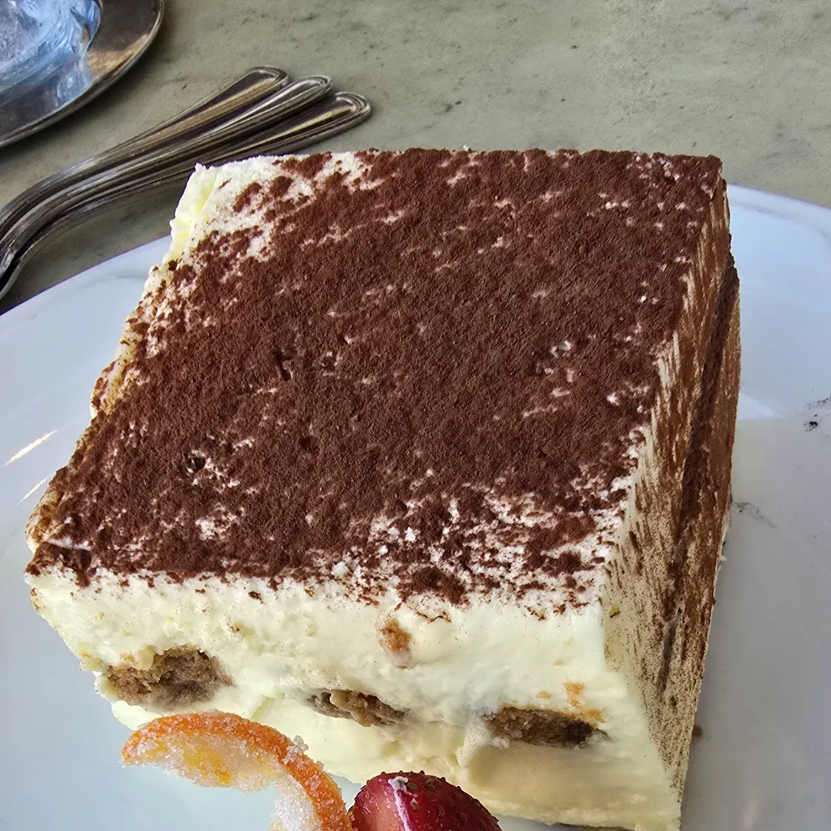 Tiramisu Cake