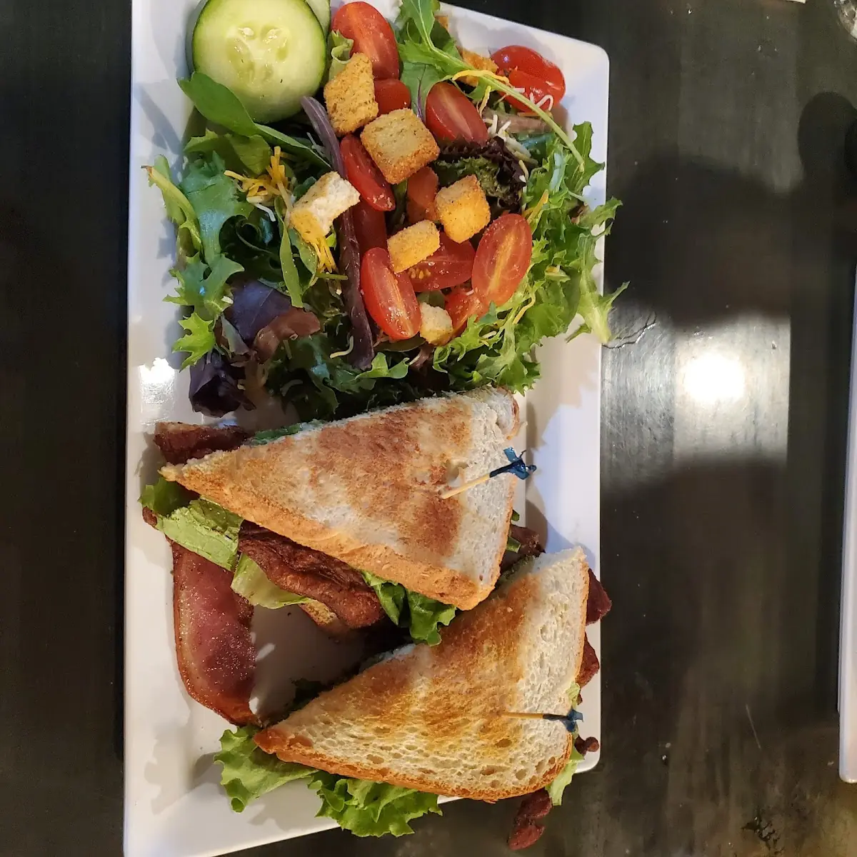 blt Sandwich w Salad