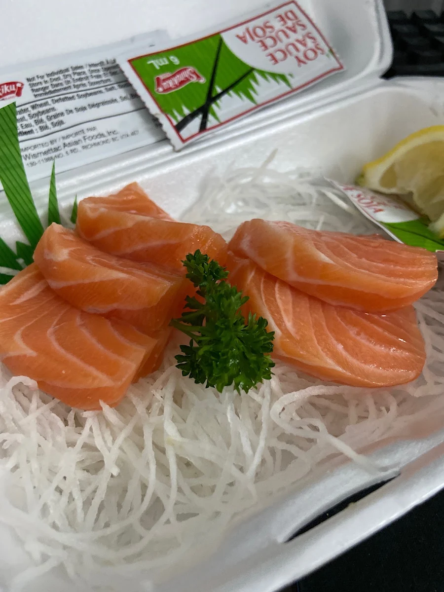 Salmon Sashimi (3 pcs)