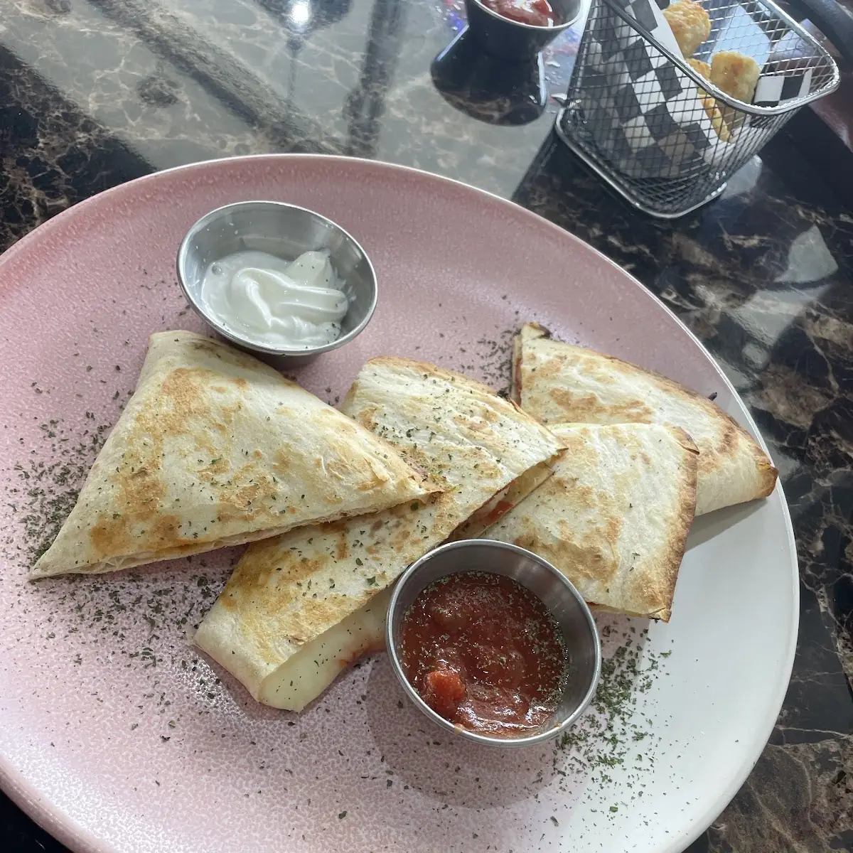 Quesadilla De Pizza