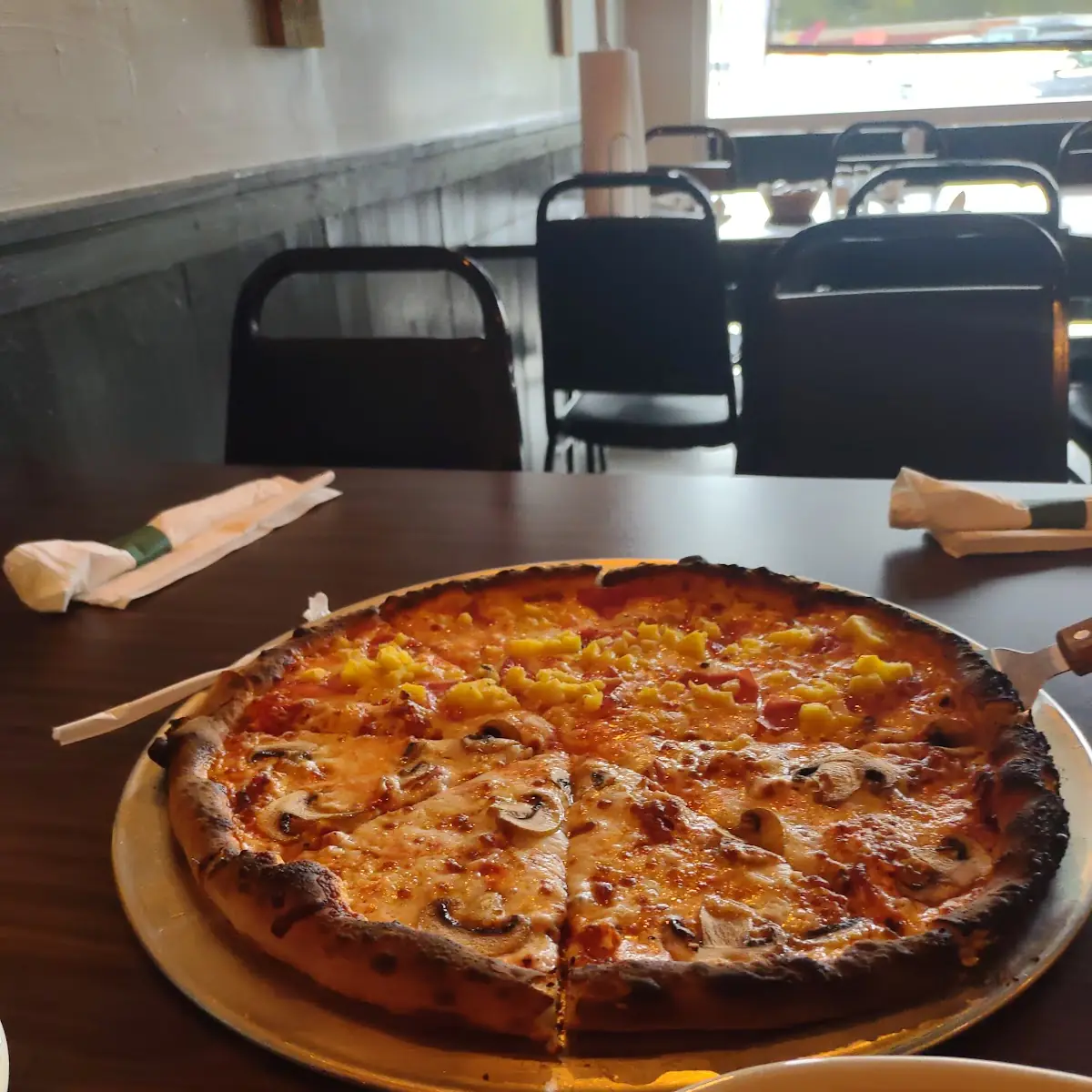 Meat Lovers Pizza Hawaii