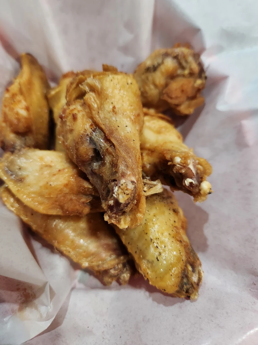 Chicken Wings Buffalo or Salt & Pepper