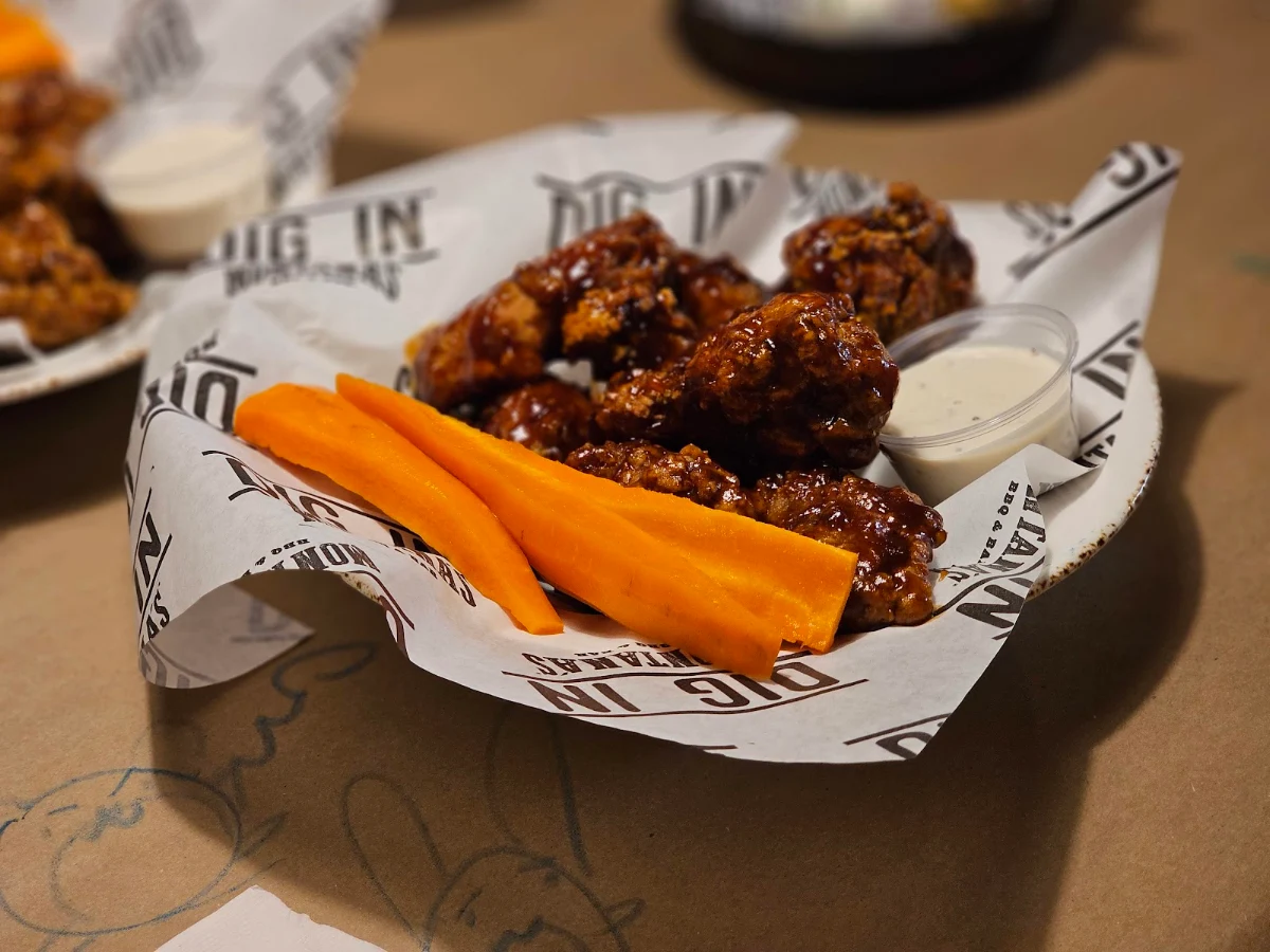 Rib & Wing Combo, Montana’s BBQ & Bar