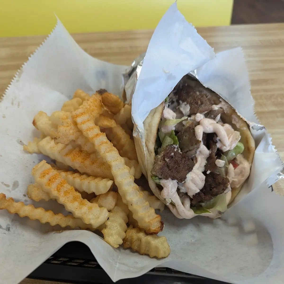 Hummus with Gyro Appetizer