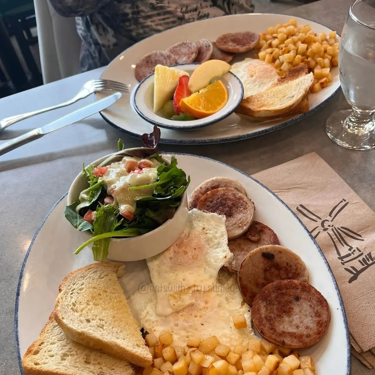 Breakfast Platter w Sausage, De Dutch