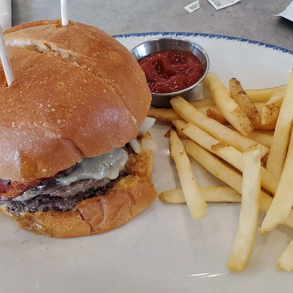 Double Hamburger Bacon, De Dutch