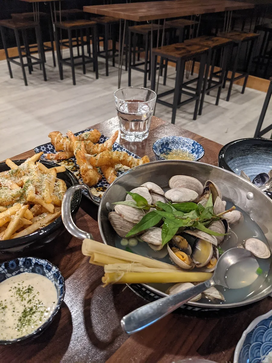 Lemongrass Clams, District Eleven