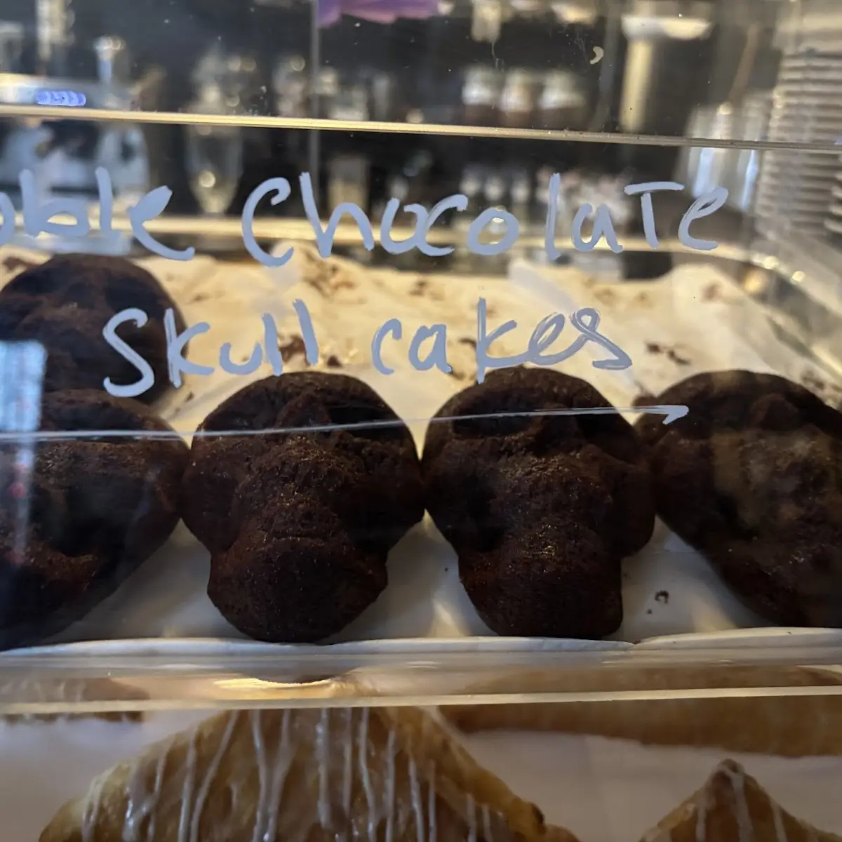 Double Chocolate Skull Cakes