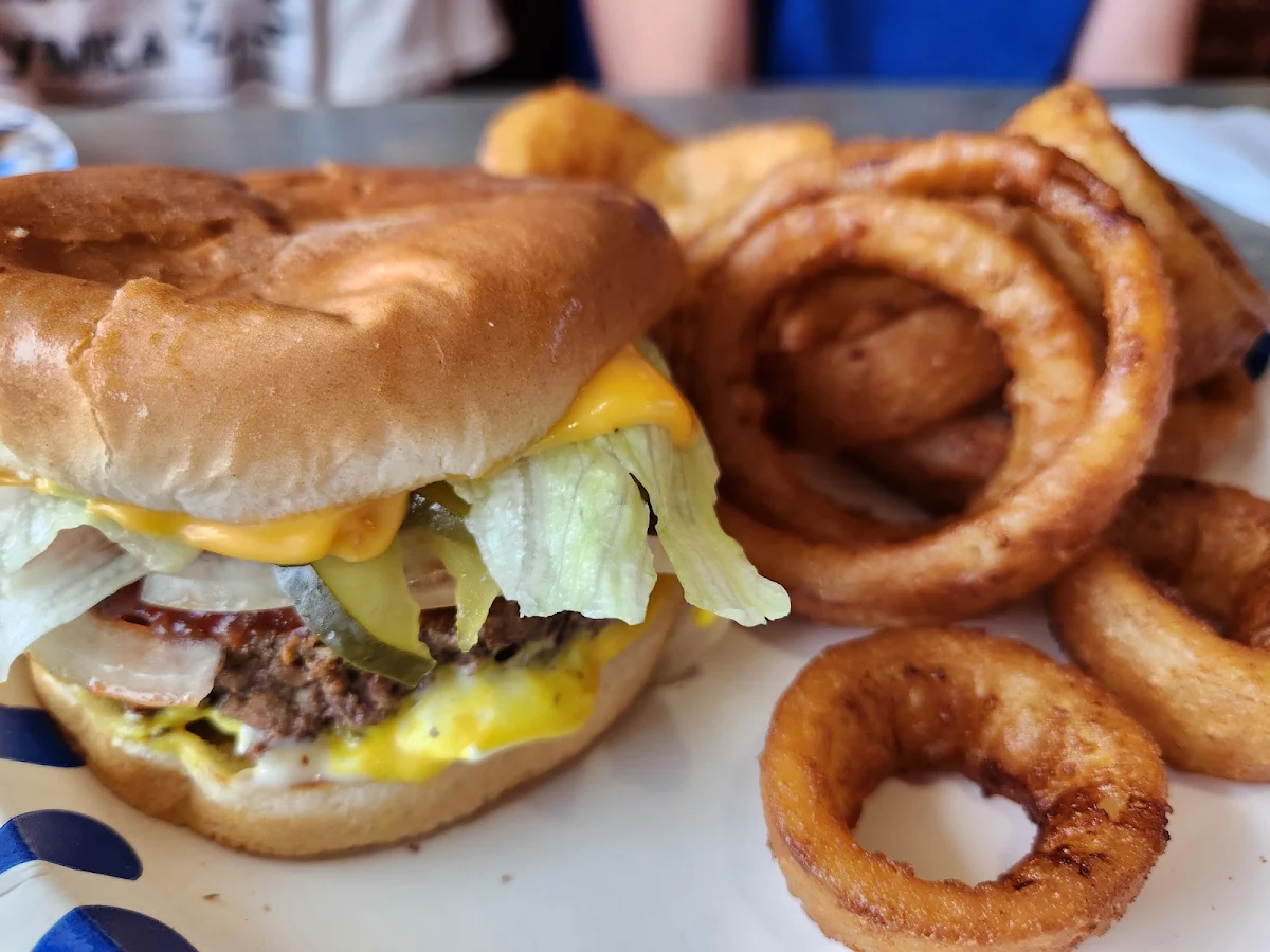 Cheeseburger and Onion Rings