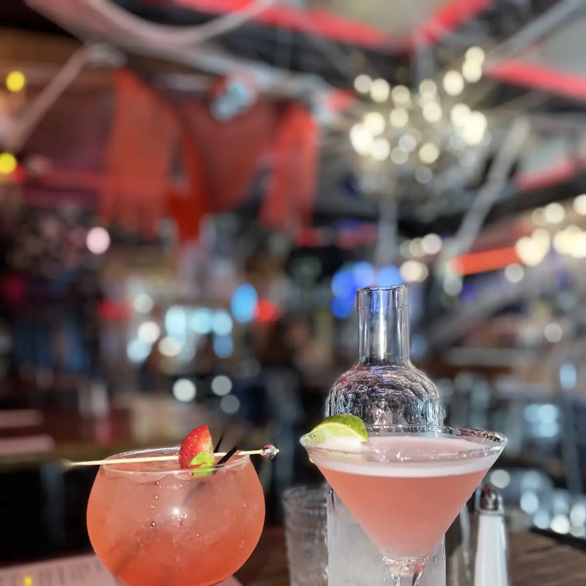Pink Gin Fizz