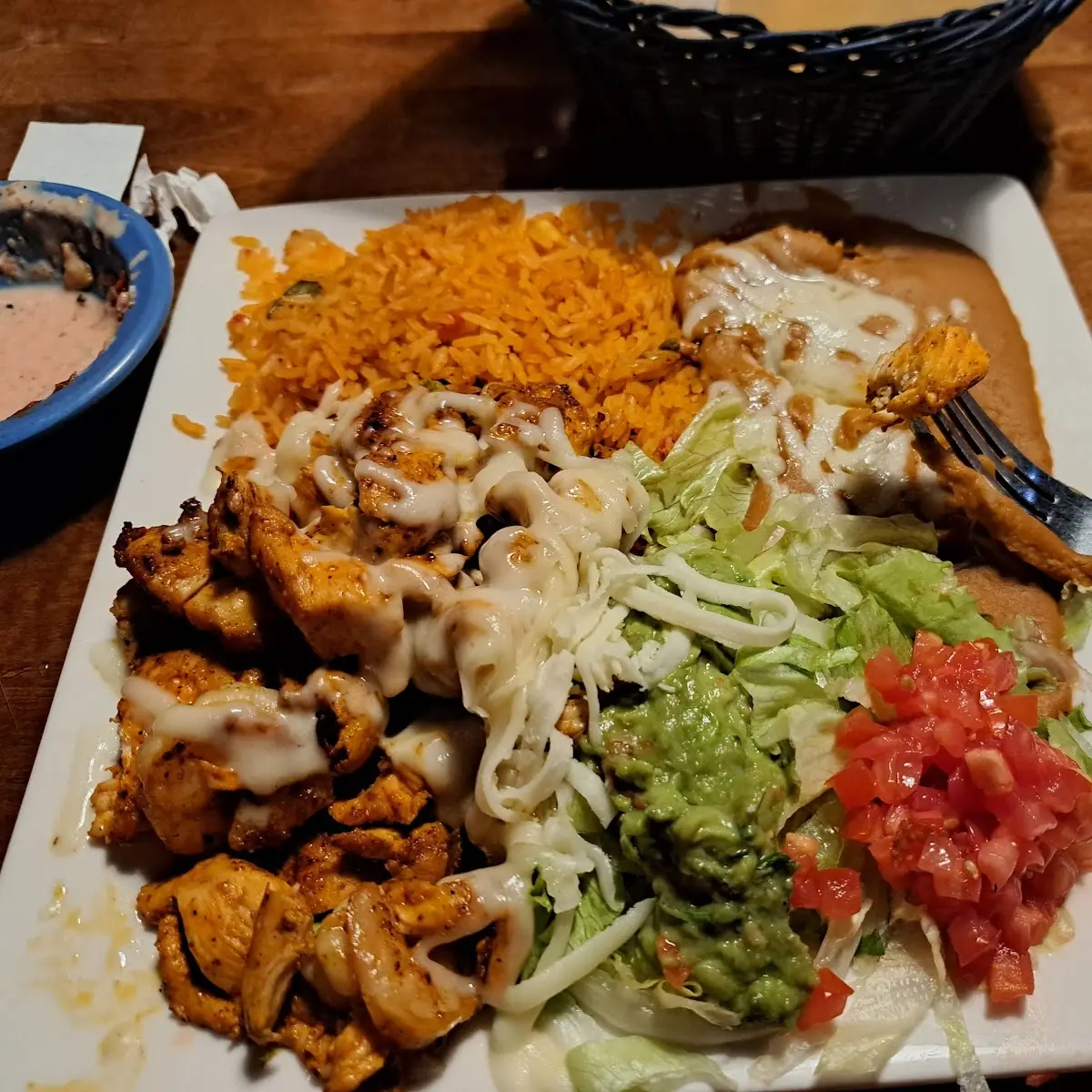 Pollo Chicken