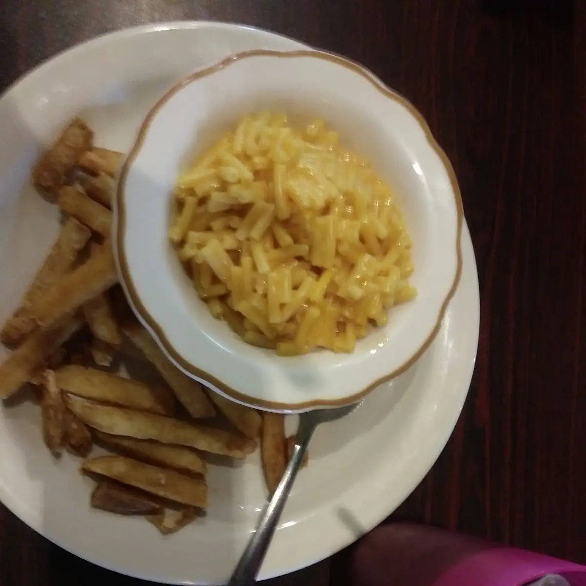 Kids Mac' N Cheese with Fries
