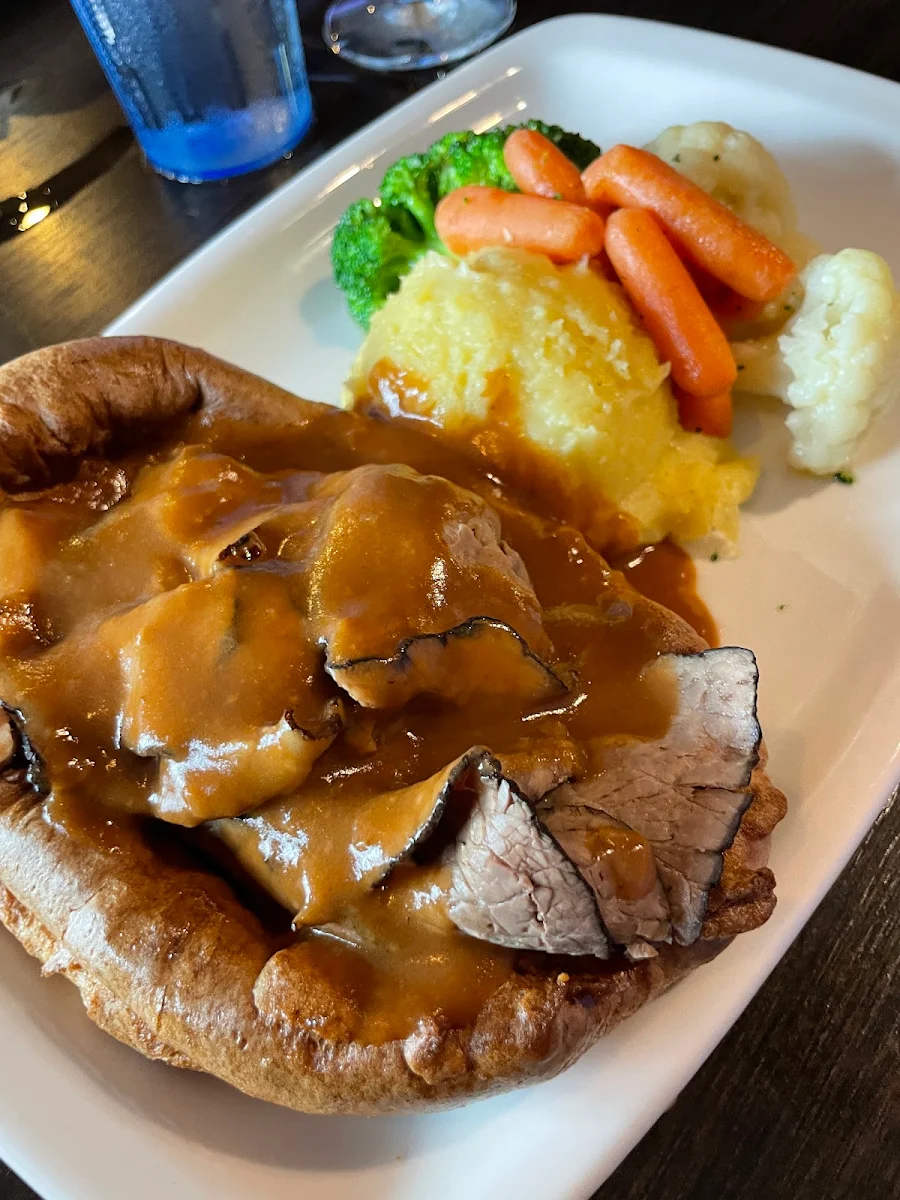 Stuffed Yorkshire with Piper's Curry, Piper Arms Whitby