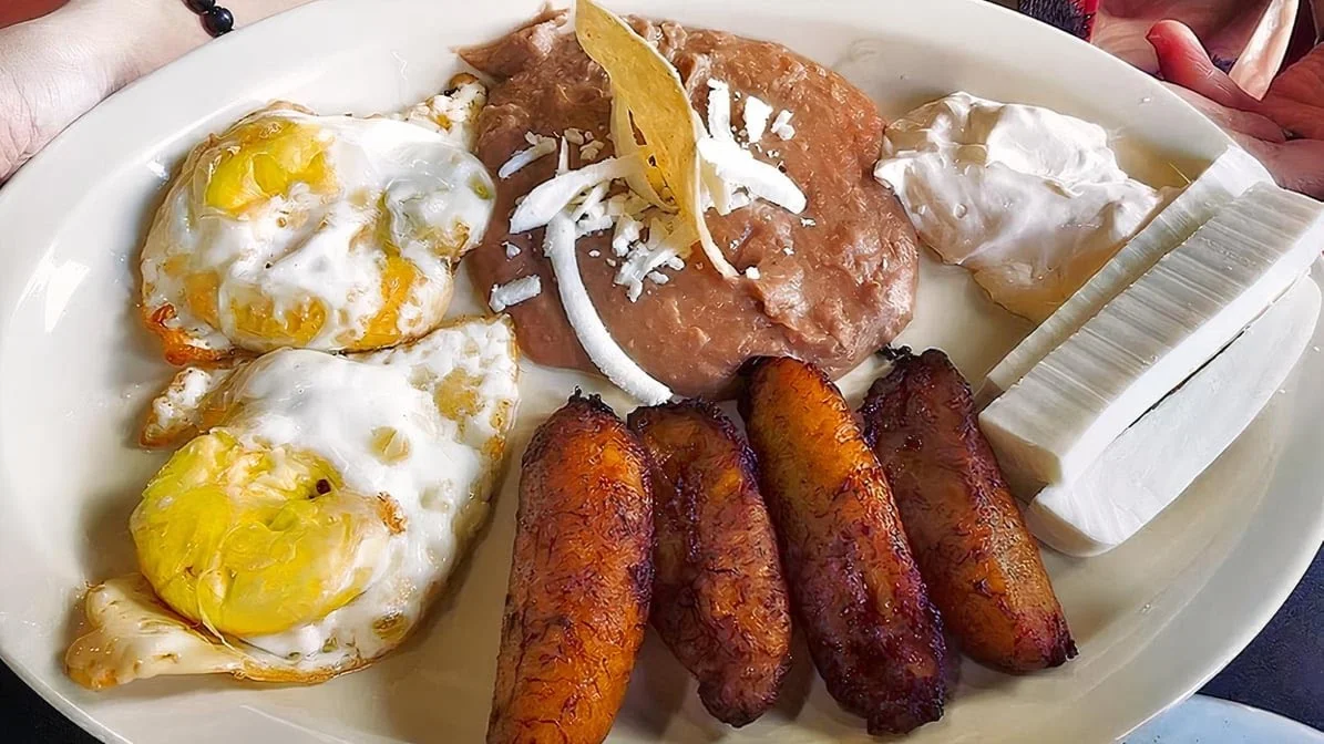 Dos Pancakes & Dos Huevos