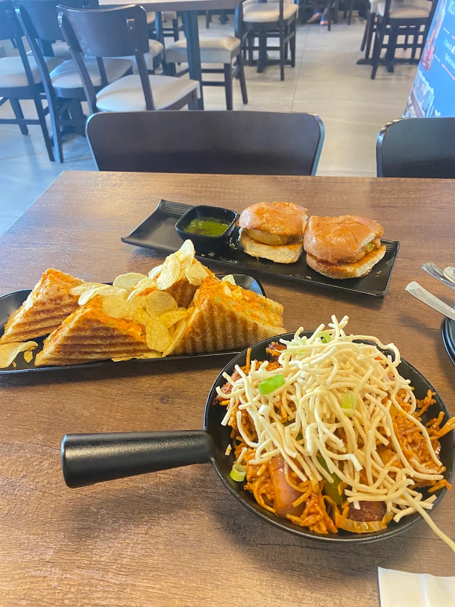 Butter Vada Pav