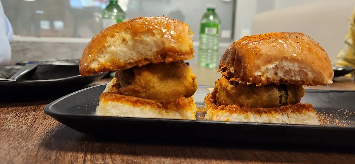Peri Peri Vadapav