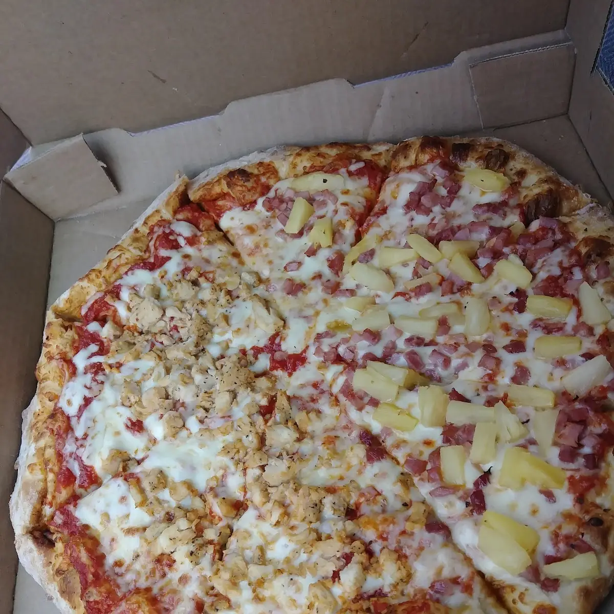 Hawaiian Pizza