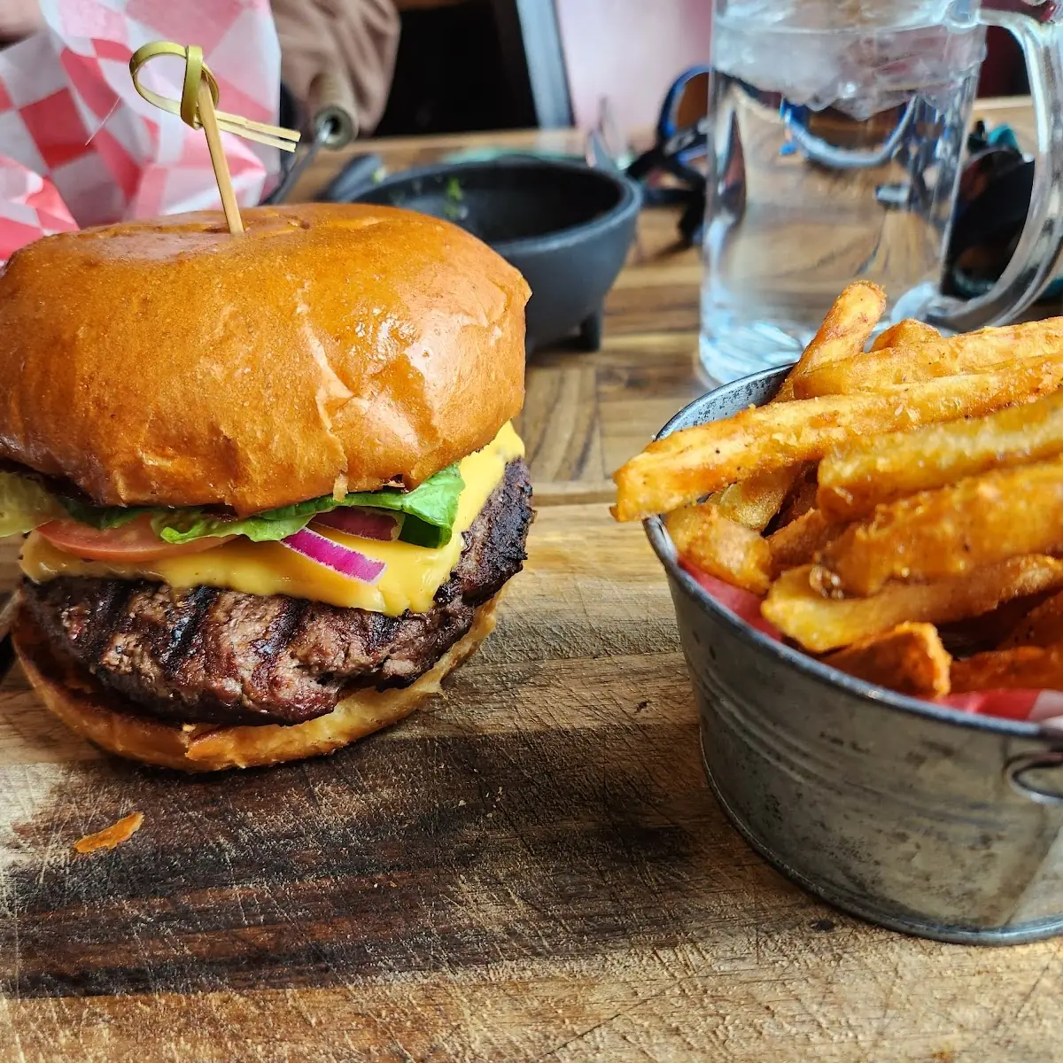 Classic Cheeseburger