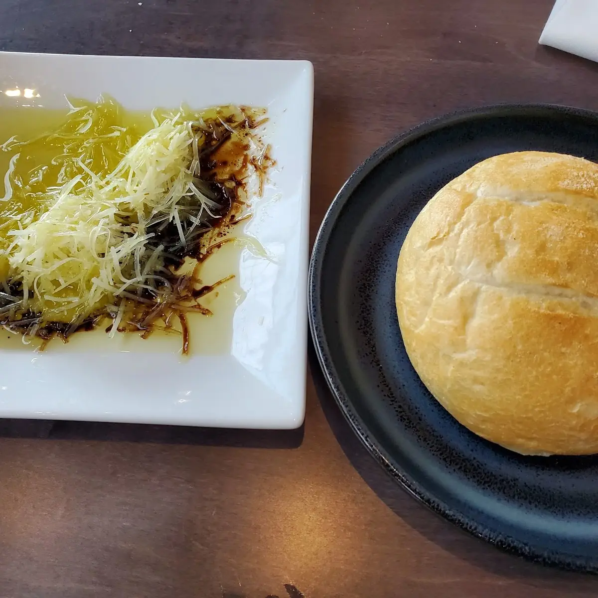 Bread with Dipping Sauce