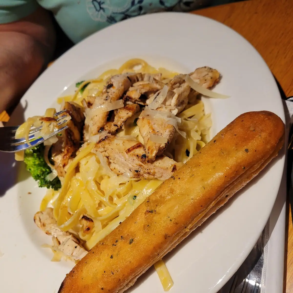 Classic Chicken Broccoli Alfredo Pasta