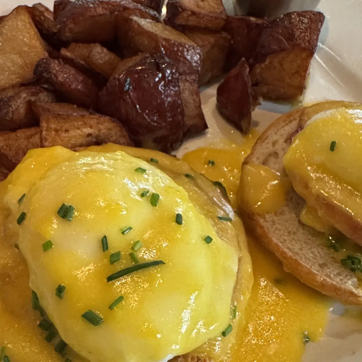 Eggs Benedict and Potatos
