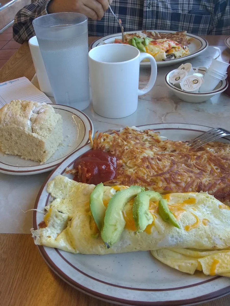 Avacodo Spinach Mushroom Omelette