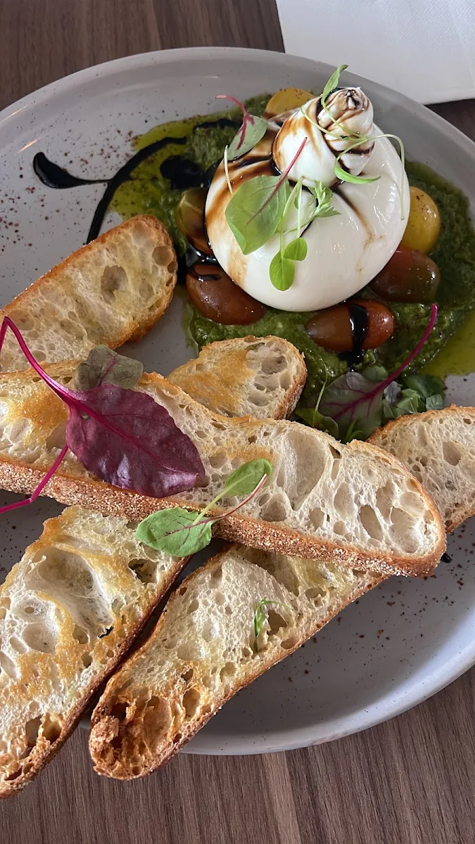 Burrata Caprese, Waterloo Bay Hotel