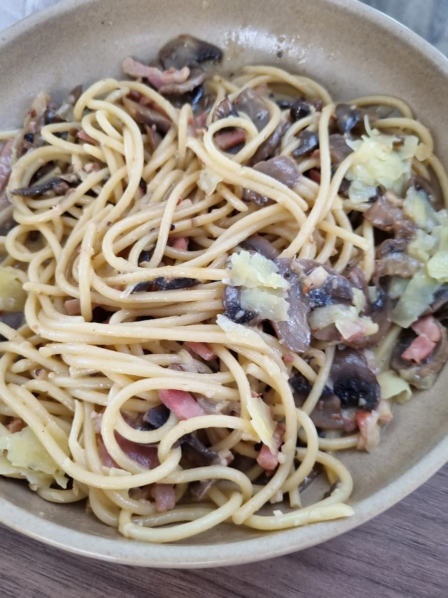 Creamy Carbonara Not, Waterloo Bay Hotel