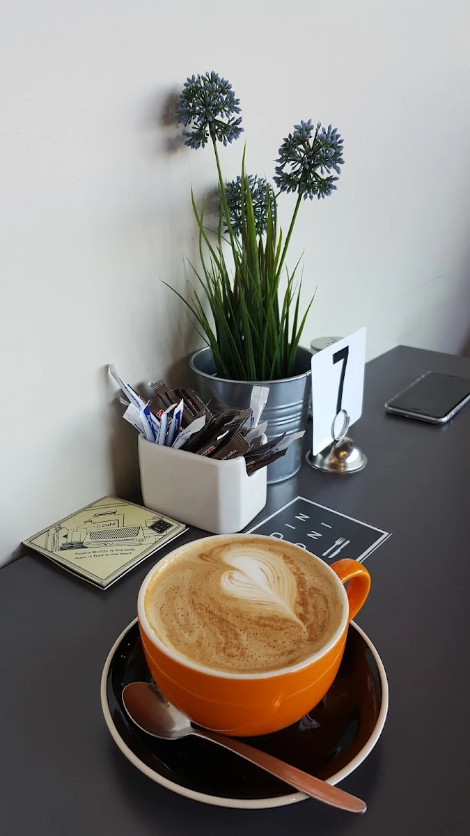Small Flat White, Dinoni Cafe