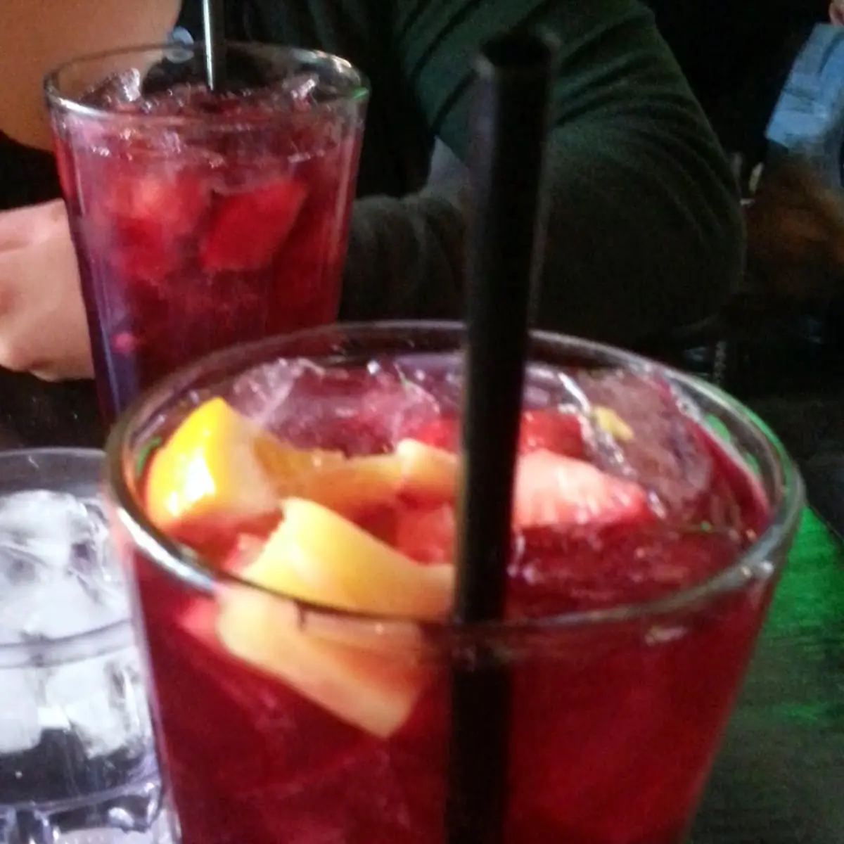 Single Red Sangria 12oz Togo