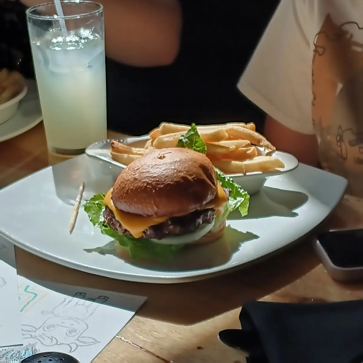 1885 Burger w Cheese