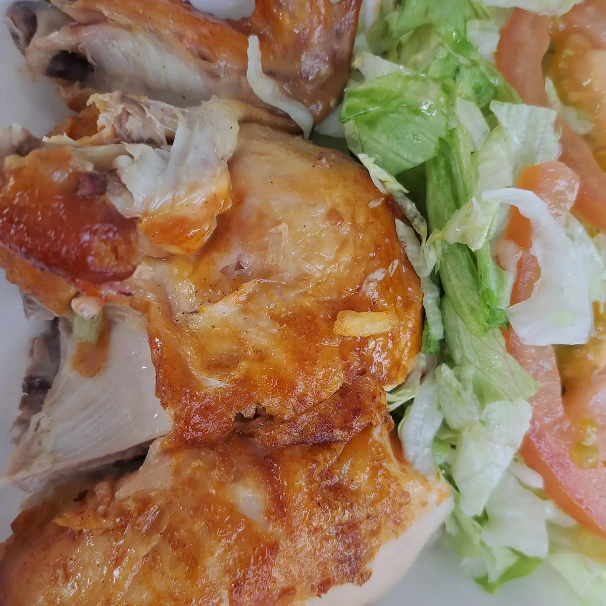 Pollo Asado Con Ensalada Mixta