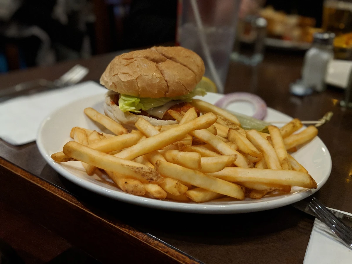 Canuck Burger, Jonny Canuck's Bar & Grill