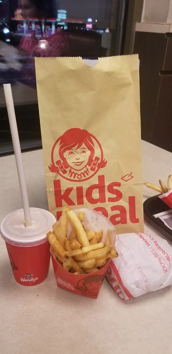 Kids Meal Cheeseburger Combo